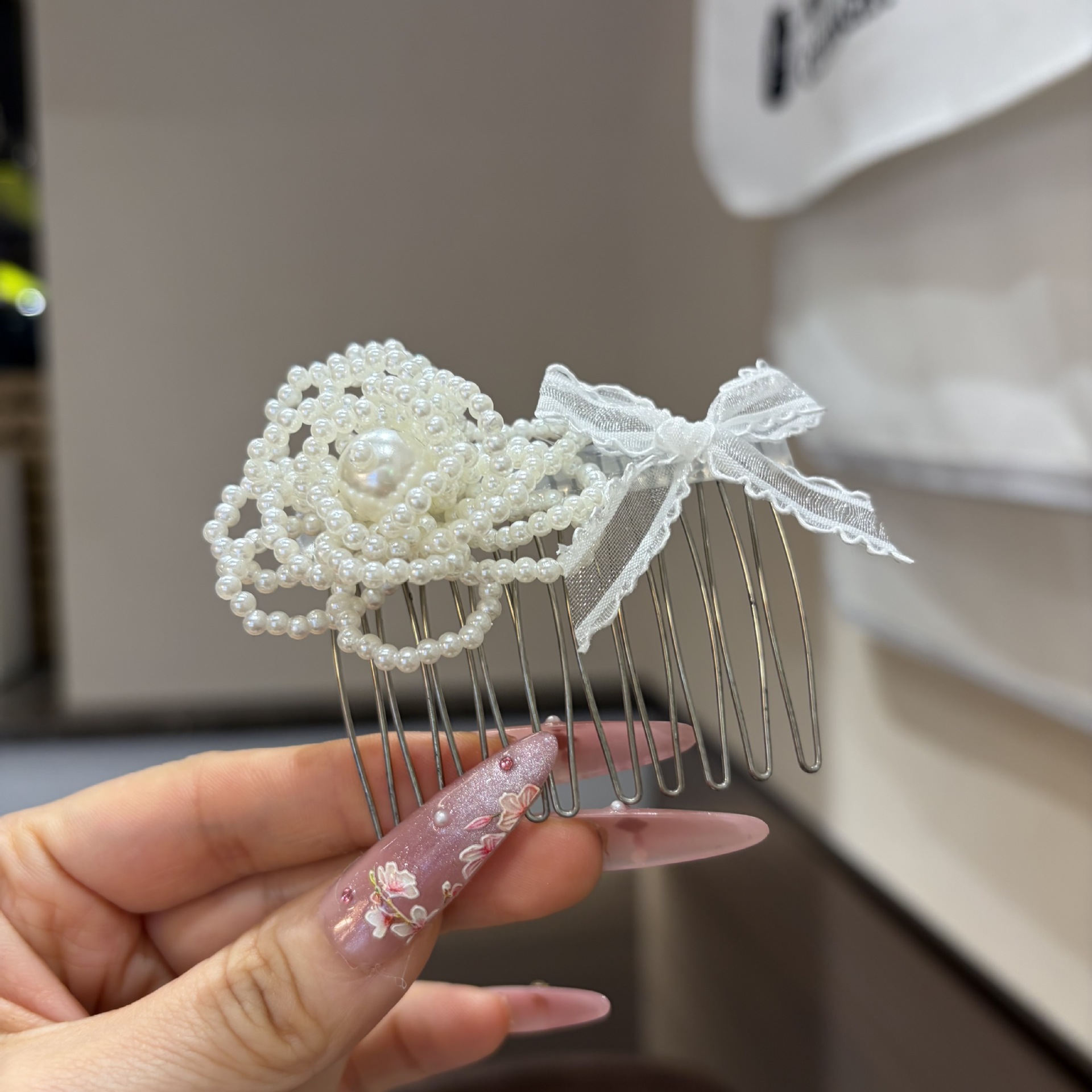 Pente de cabelo floral com pér - Tech Accessories Women avaliação e preço